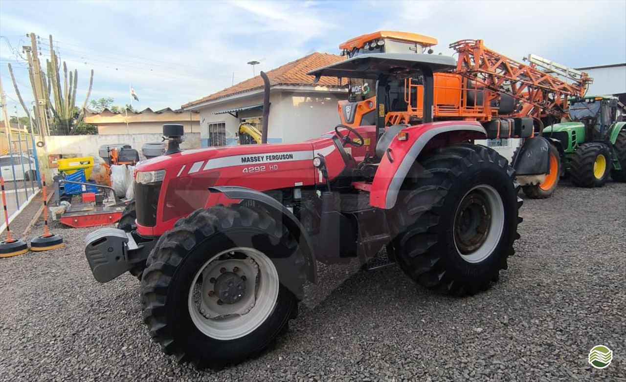 TRATOR MASSEY FERGUSON MF 4292 Tração 4x4 Jorginho Tratores PARANAVAI PARANÁ PR